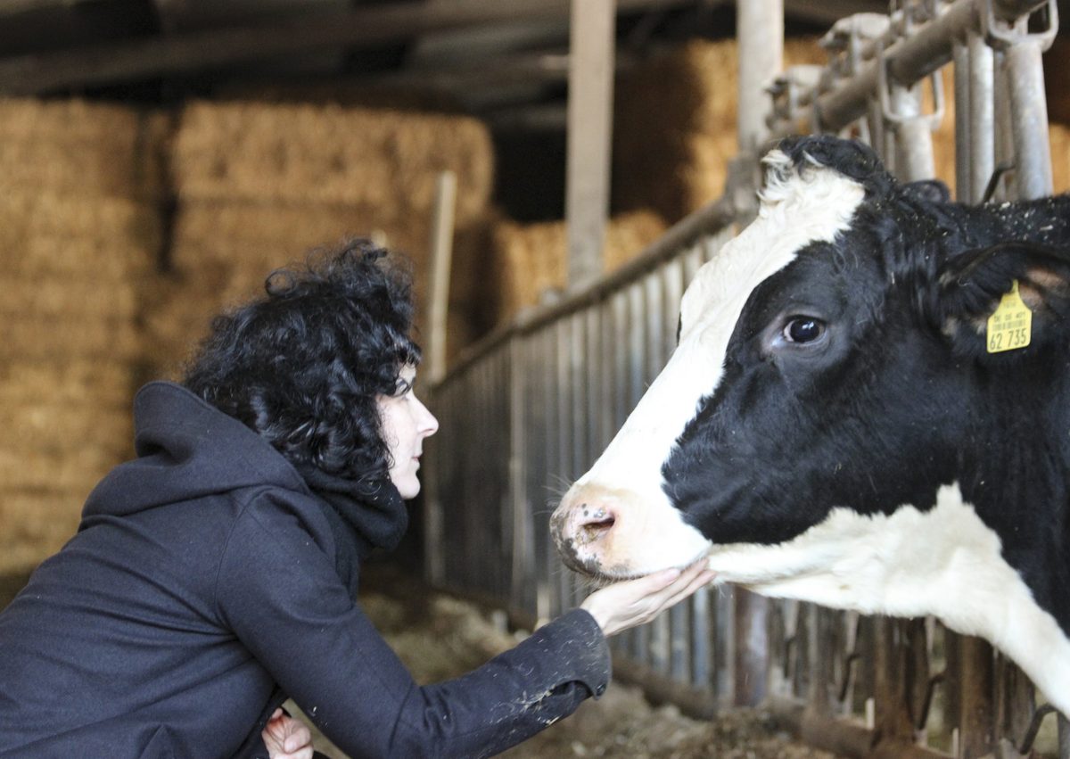 Yvonne Meyer-Lohr mit Madeleine im Stall